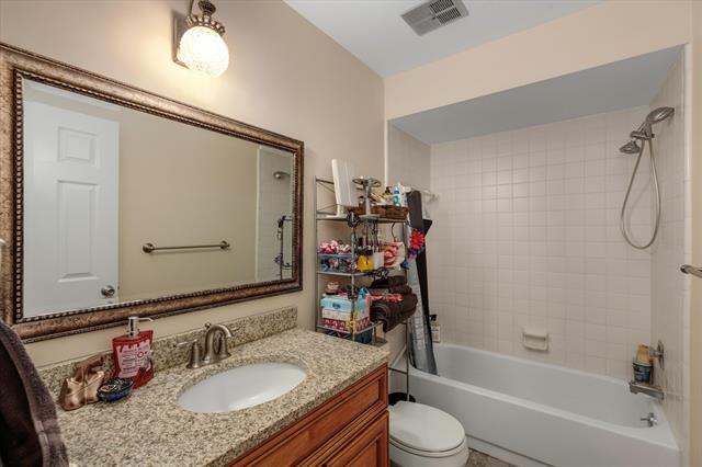 Builiding view eighteen for 4644 Laurel Club, West Bloomfield, MI. 48323