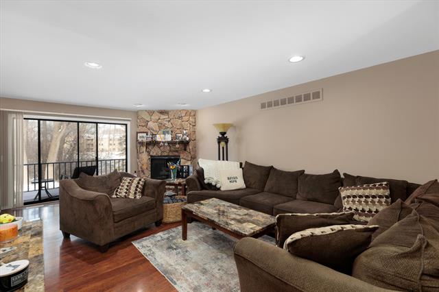 Builiding view fifteen for 4644 Laurel Club, West Bloomfield, MI. 48323