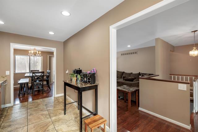 Builiding view four for 4644 Laurel Club, West Bloomfield, MI. 48323