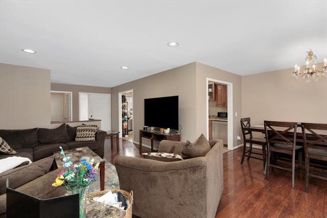 Builiding view fourteen for 4644 Laurel Club, West Bloomfield, MI. 48323