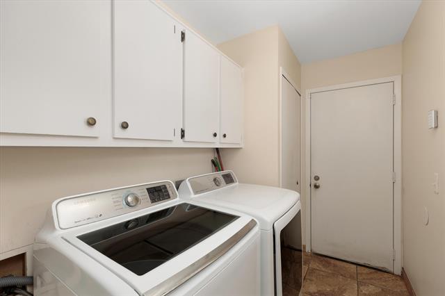 Builiding view sixteen for 4644 Laurel Club, West Bloomfield, MI. 48323