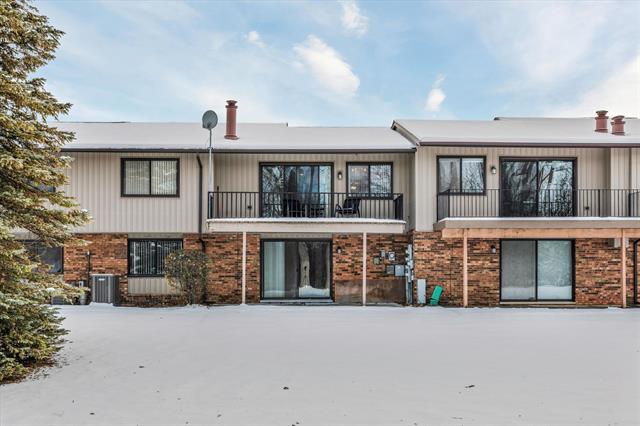 Builiding view three for 4644 Laurel Club, West Bloomfield, MI. 48323