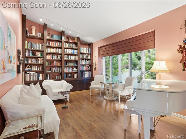 Builiding view six for 4751 Rolling Ridge, West Bloomfield, MI. 48323
