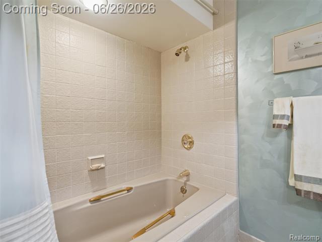 Builiding view thirty eight for 4751 Rolling Ridge, West Bloomfield, MI. 48323