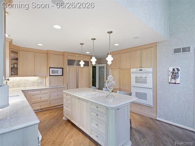 Builiding view twelve for 4751 Rolling Ridge, West Bloomfield, MI. 48323