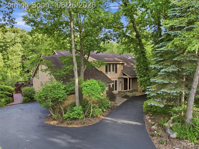 front view for 4751 Rolling Ridge Rd, West Bloomfield, Mi. 48323