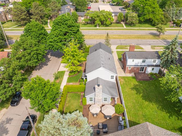 Builiding view thirty five for 2872 Manchester, Birmingham, MI. 48009