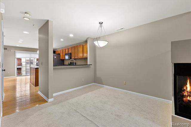 Builiding view fourteen for 3293 Newbury, Troy, MI. 48084