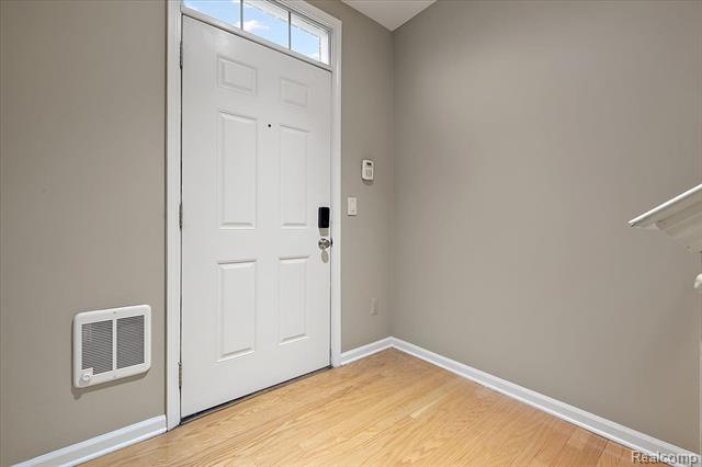 Builiding view nine for 3293 Newbury, Troy, MI. 48084