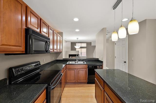 Builiding view seventeen for 3293 Newbury, Troy, MI. 48084