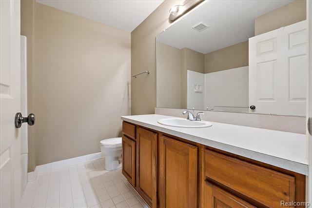 Builiding view thirty five for 3293 Newbury, Troy, MI. 48084