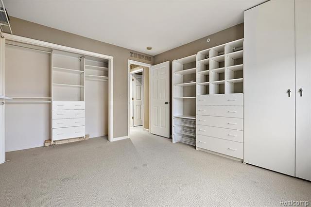 Builiding view thirty four for 3293 Newbury, Troy, MI. 48084