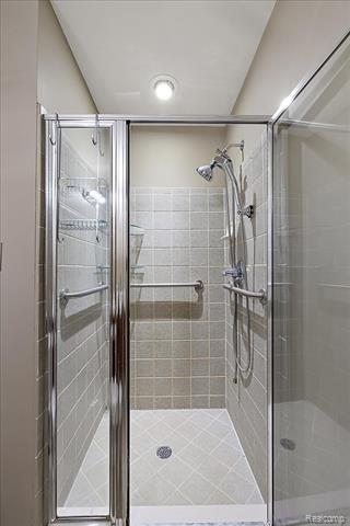 Builiding view thirty one for 3293 Newbury, Troy, MI. 48084