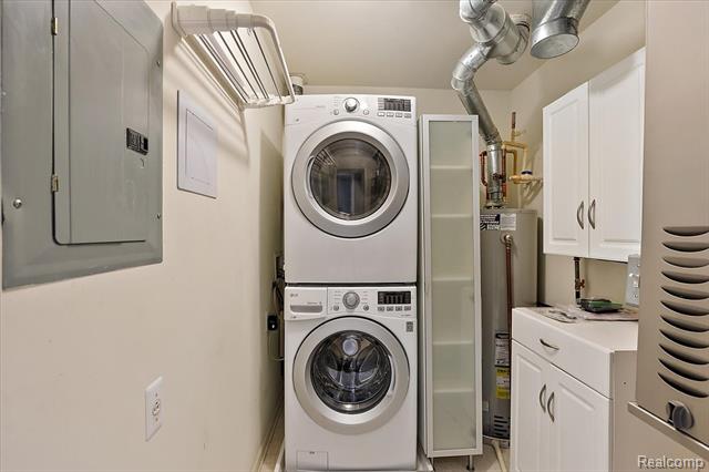 Builiding view thirty two for 3293 Newbury, Troy, MI. 48084