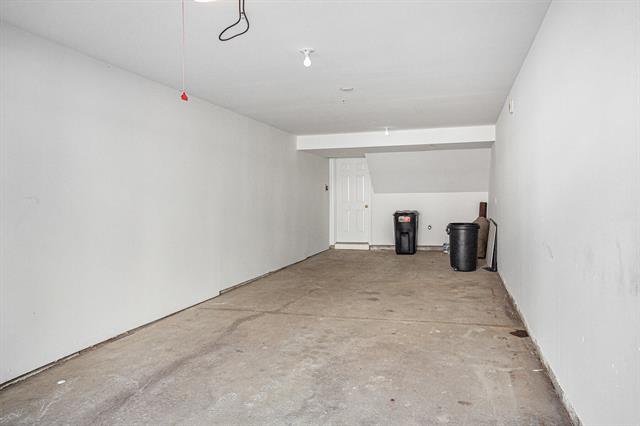 Builiding view fourteen for 3253 Newbury, Troy, MI. 48084