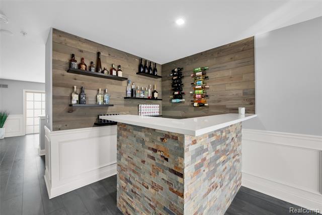 Builiding view five for 3285 Newbury, Troy, MI. 48084