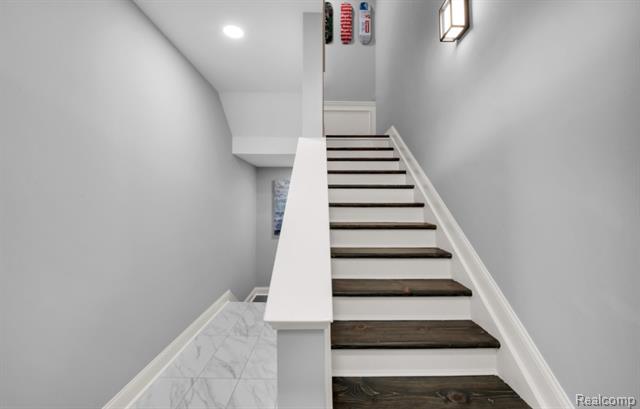 Builiding view seven for 3285 Newbury, Troy, MI. 48084