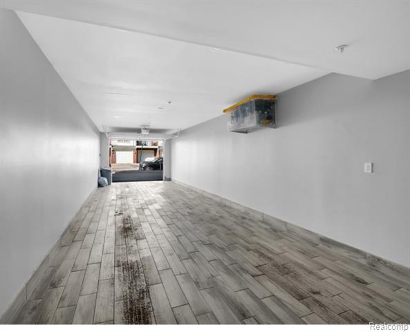 Builiding view seventeen for 3285 Newbury, Troy, MI. 48084