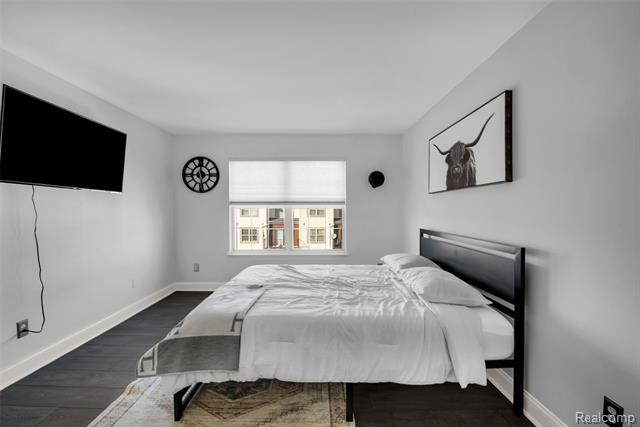 Builiding view thirteen for 3285 Newbury, Troy, MI. 48084