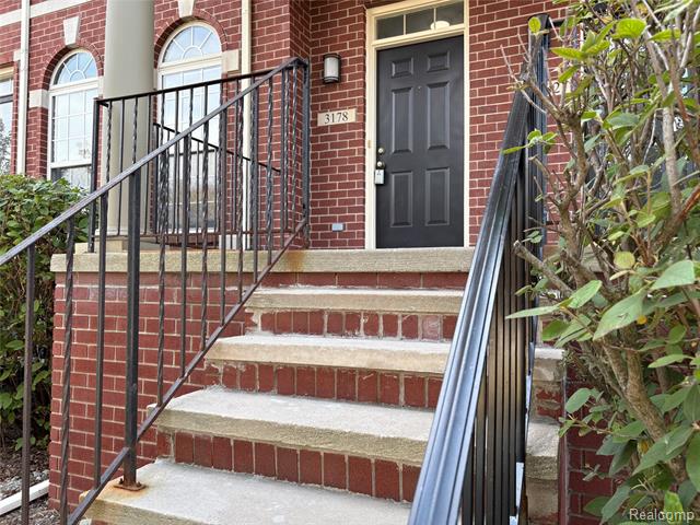 Builiding view one for 3178 Camden, Troy, MI. 48084