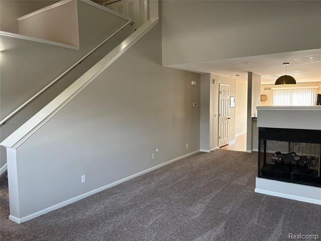 Builiding view ten for 3178 Camden, Troy, MI. 48084