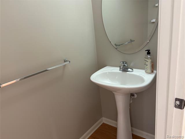 Builiding view twenty one for 3178 Camden, Troy, MI. 48084