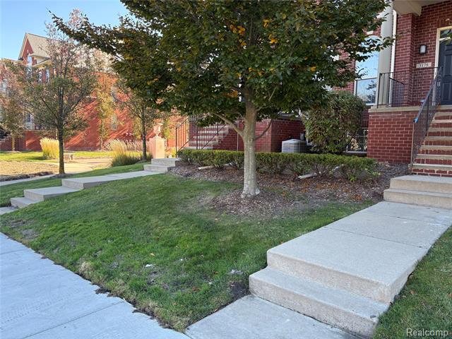 Builiding view two for 3178 Camden, Troy, MI. 48084