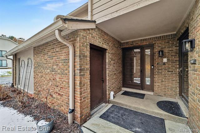 Builiding view one for 6463 Maple Hills, Bloomfield Hills, MI. 48301