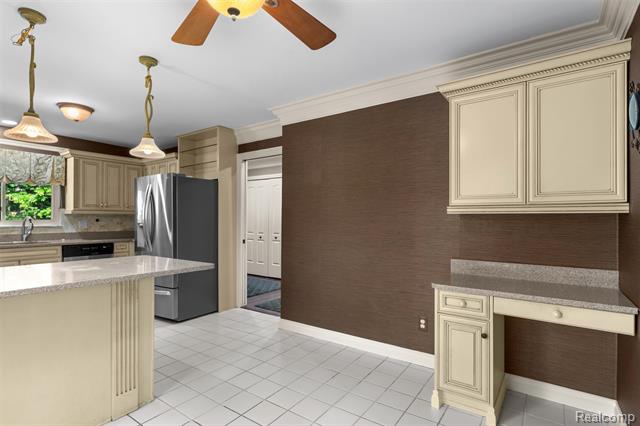 Builiding view fifteen for 6471 Maple Hills, Bloomfield Hills, MI. 48301