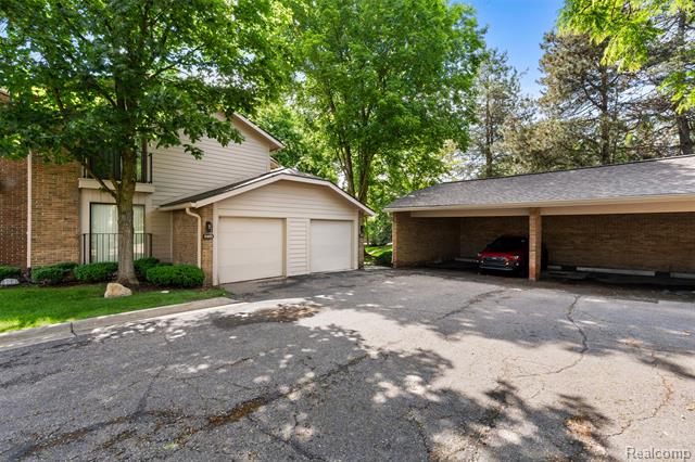 Builiding view one for 6471 Maple Hills, Bloomfield Hills, MI. 48301