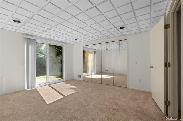 Builiding view thirty four for 6471 Maple Hills, Bloomfield Hills, MI. 48301