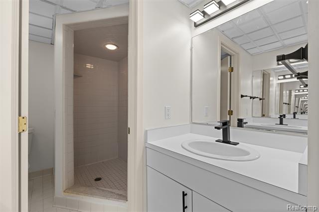Builiding view thirty two for 6471 Maple Hills, Bloomfield Hills, MI. 48301