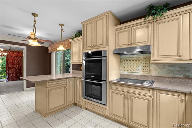 Builiding view twelve for 6471 Maple Hills, Bloomfield Hills, MI. 48301