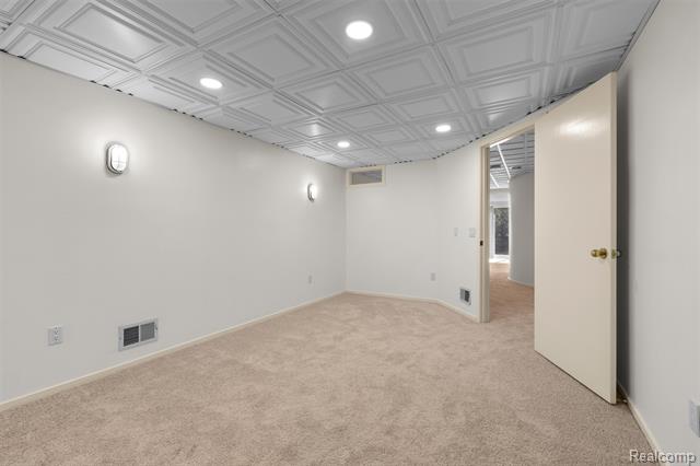 Builiding view twenty nine for 6471 Maple Hills, Bloomfield Hills, MI. 48301