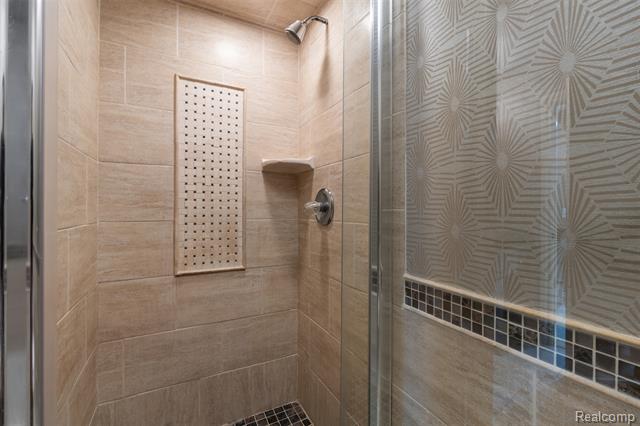 Builiding view twenty three for 6471 Maple Hills, Bloomfield Hills, MI. 48301