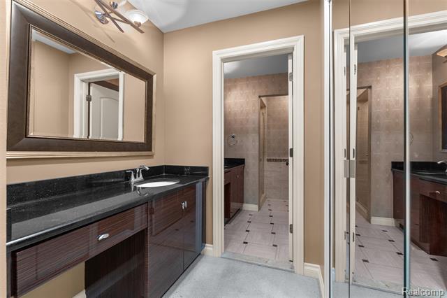 Builiding view twenty for 6471 Maple Hills, Bloomfield Hills, MI. 48301