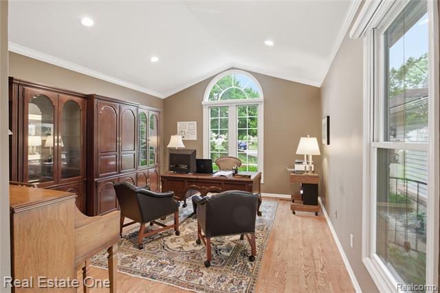 Builiding view twenty one for 6011 Simsbury, West Bloomfield, MI. 48322