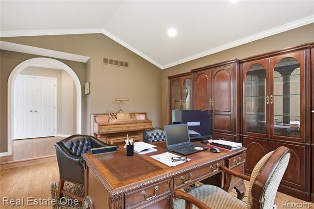 Builiding view twenty two for 6011 Simsbury, West Bloomfield, MI. 48322