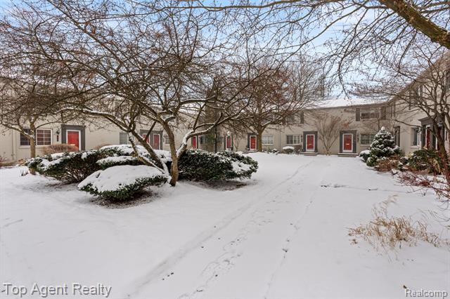 Builiding view twenty one for 1724 Graefield Unit 45, Birmingham, MI. 48009