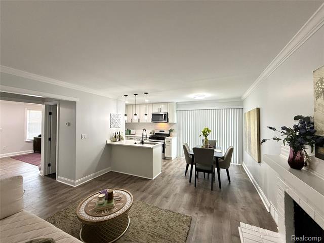 Builiding view ten for 2028 Wickham, Royal Oak, MI. 48073
