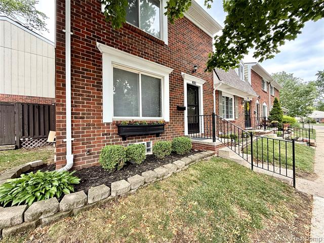 Builiding view thirty six for 2028 Wickham, Royal Oak, MI. 48073