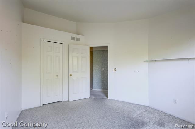 Builiding view nineteen for 7354 Birkshire, West Bloomfield, MI. 48322