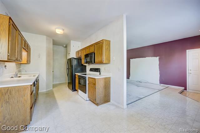Builiding view six for 7354 Birkshire, West Bloomfield, MI. 48322