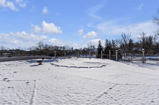 Builiding view forty four for 7156 Sturnbridge, West Bloomfield, MI. 48322