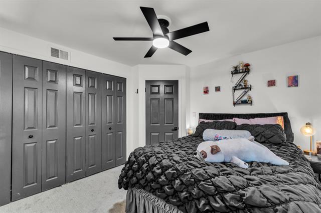 Builiding view forty for 7156 Sturnbridge, West Bloomfield, MI. 48322