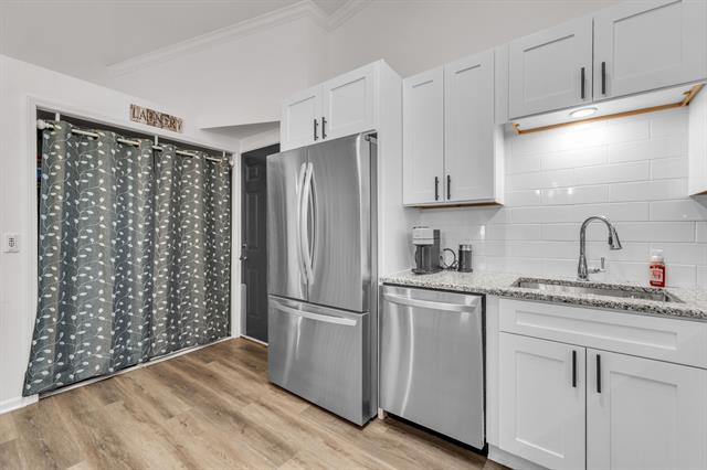 Builiding view nineteen for 7156 Sturnbridge, West Bloomfield, MI. 48322