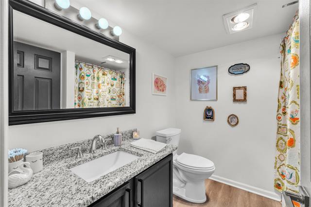 Builiding view thirty eight for 7156 Sturnbridge, West Bloomfield, MI. 48322