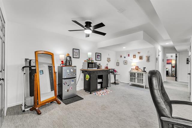 Builiding view thirty seven for 7156 Sturnbridge, West Bloomfield, MI. 48322