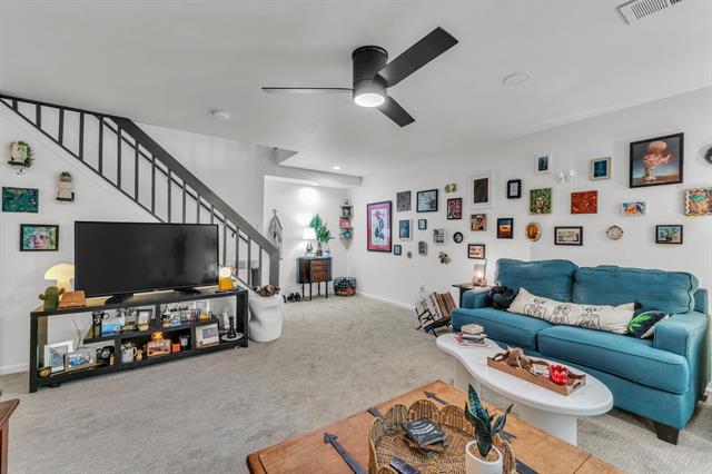 Builiding view thirty two for 7156 Sturnbridge, West Bloomfield, MI. 48322