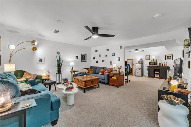 Builiding view thirty for 7156 Sturnbridge, West Bloomfield, MI. 48322